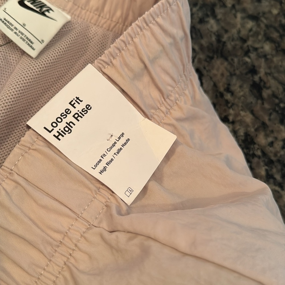 Nike loose fit high rise pocket shorts NWT L - Picture 6 of 9